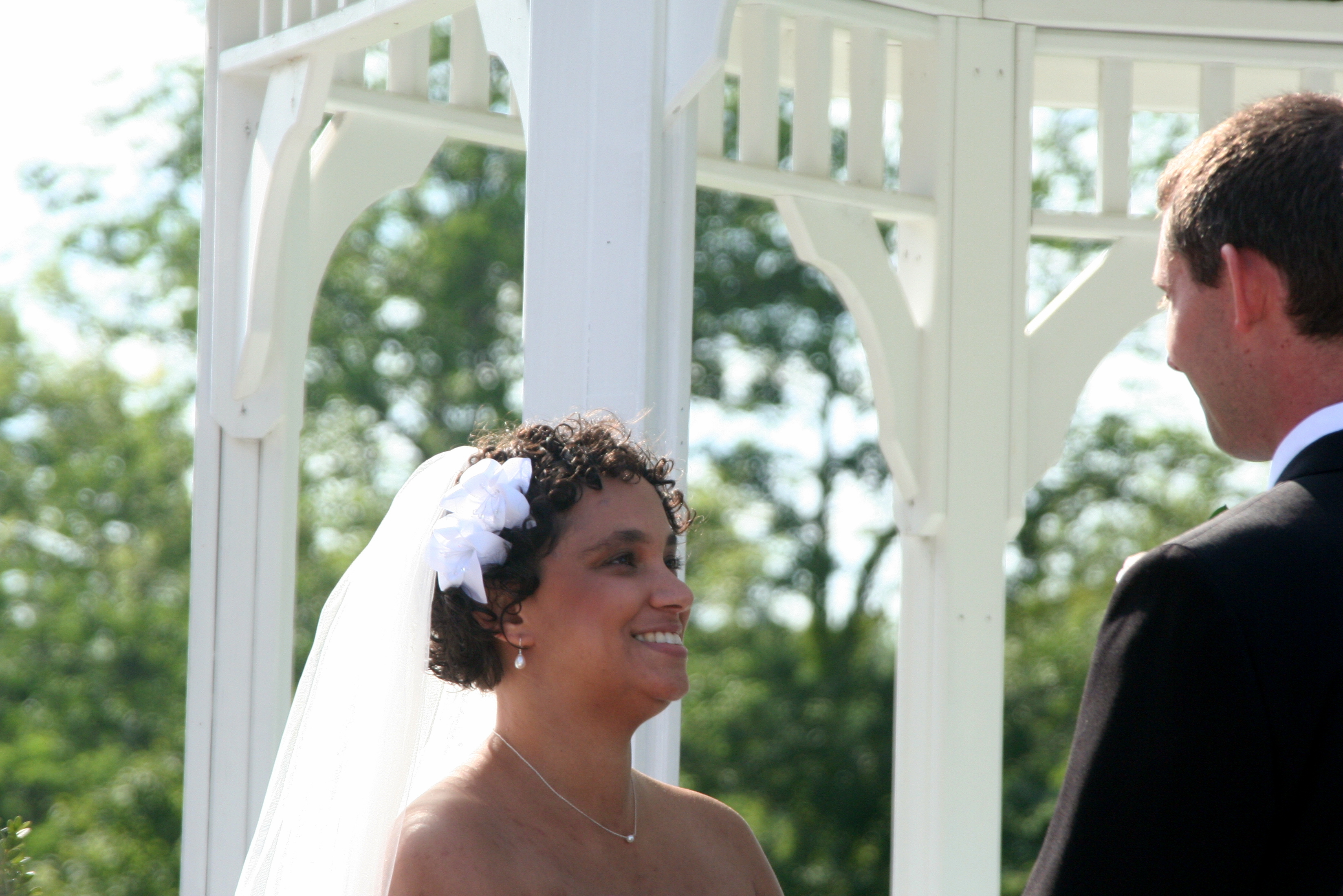 John and Alison saying vows