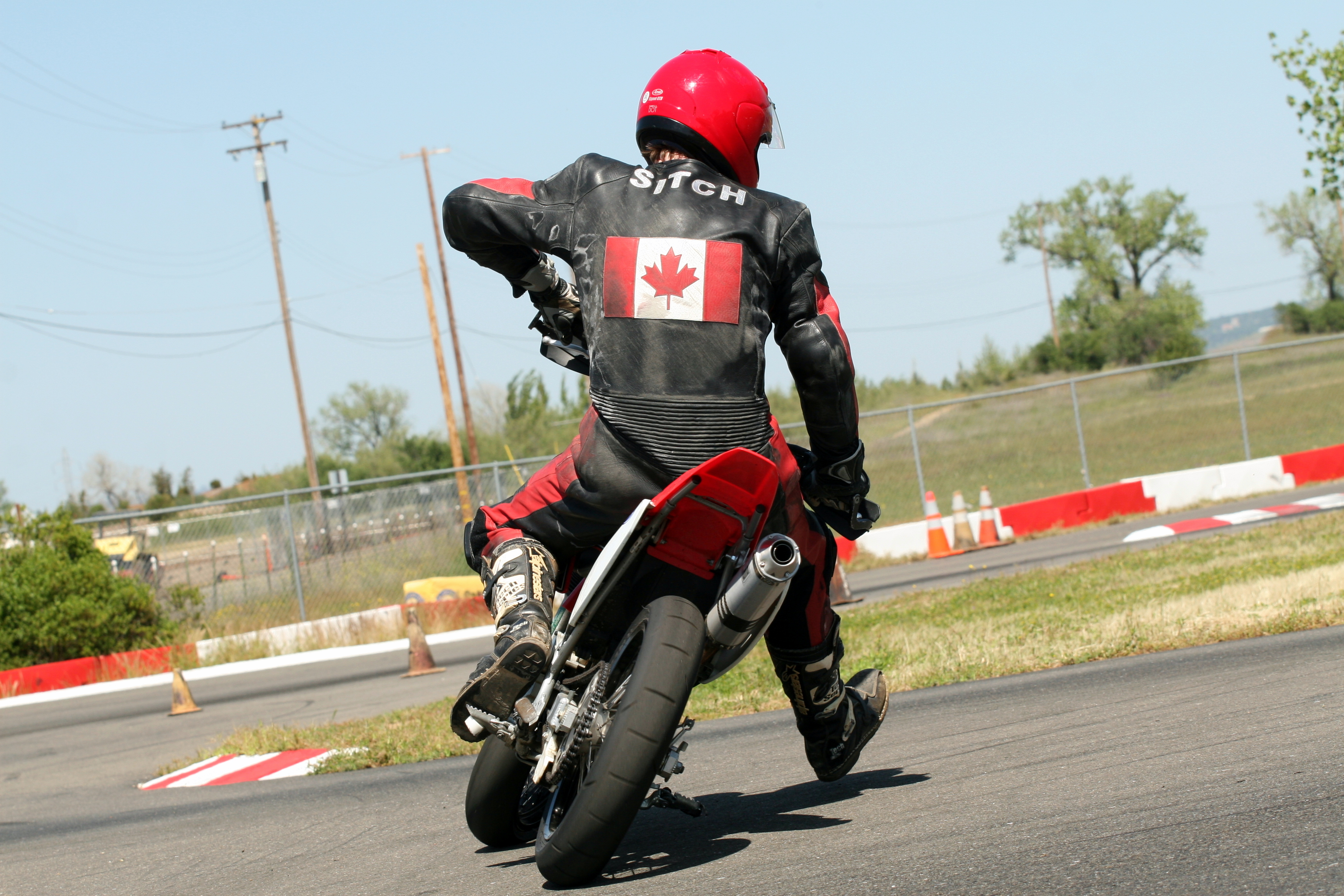 Gotta push the bike down under me more