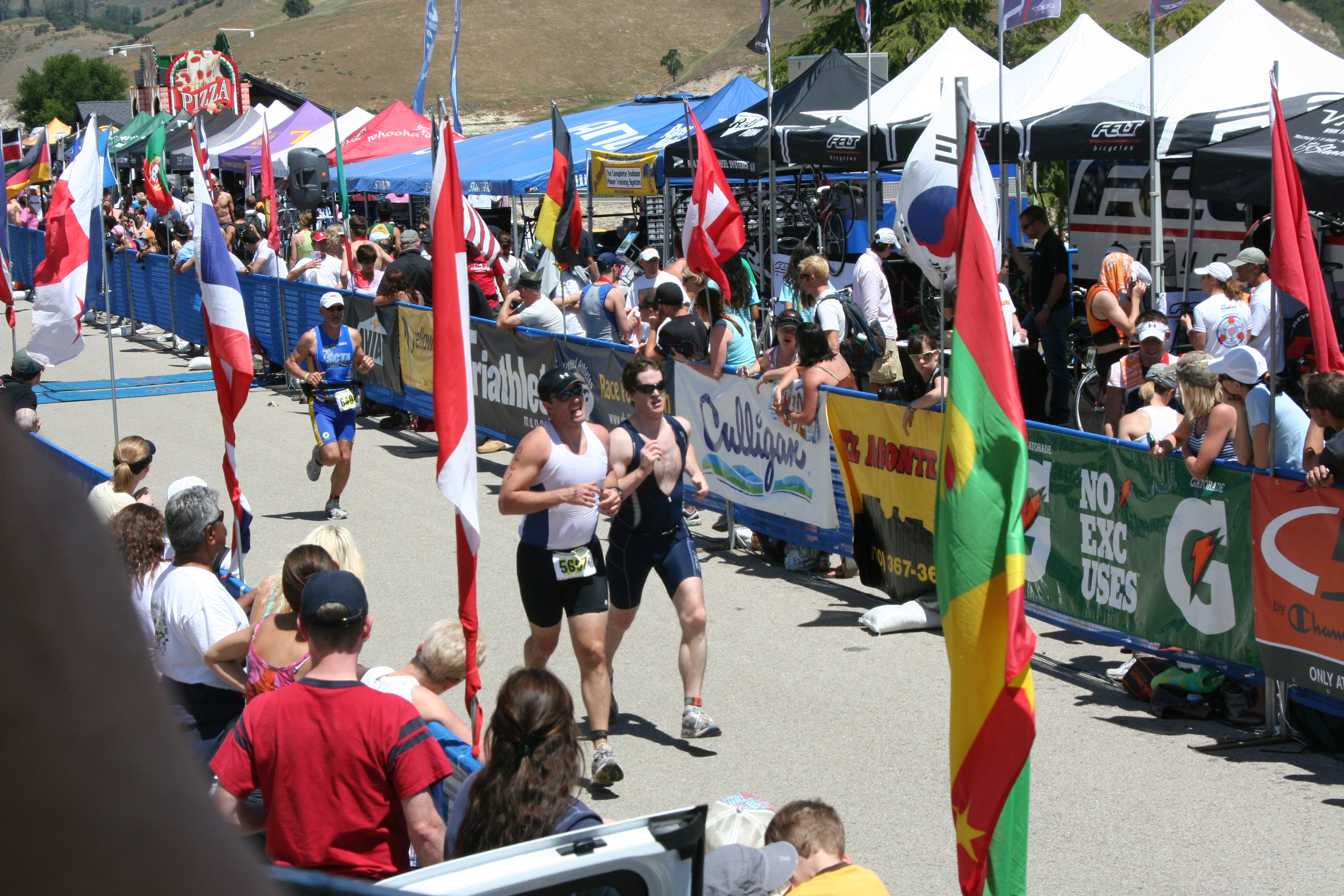 Making the pass in the last 100m